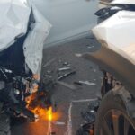 Esce in retromarcia, innesca maxi carambola sulla Marecchiese. Finisce sulla ciclabile e sfonda muro