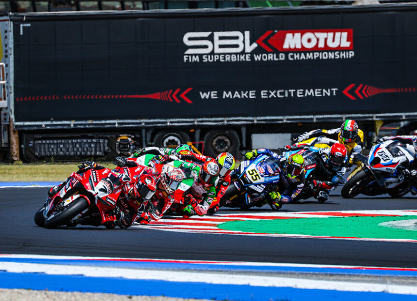 Spettacolo Worldsbk a Misano per l’Emilia-Romagna Round. Bulega trionfa davanti a oltre 76.000 appassionati