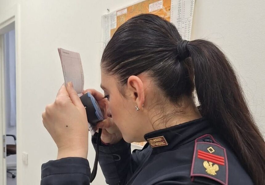 Rimini, tenta di imbarcarsi con passaporto falso: arrestato all’aeroporto “Fellini”
