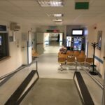 CRONACA. Violento scontro frontale in territorio italiano ha coinvolto due autovetture e cinque persone. Interviene il Pronto Soccorso di San Marino e l’elisoccorso di Torrette