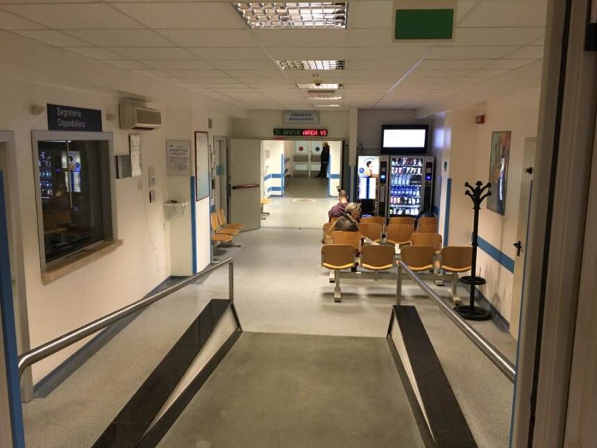 CRONACA. Violento scontro frontale in territorio italiano ha coinvolto due autovetture e cinque persone. Interviene il Pronto Soccorso di San Marino e l’elisoccorso di Torrette