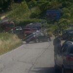 Cronaca. Frontale al confine della Cerbaiola: cinque feriti sulla provinciale verso la Valconca. Decisivo il Pronto Soccorso di San Marino, una donna in elisoccorso a Torrette