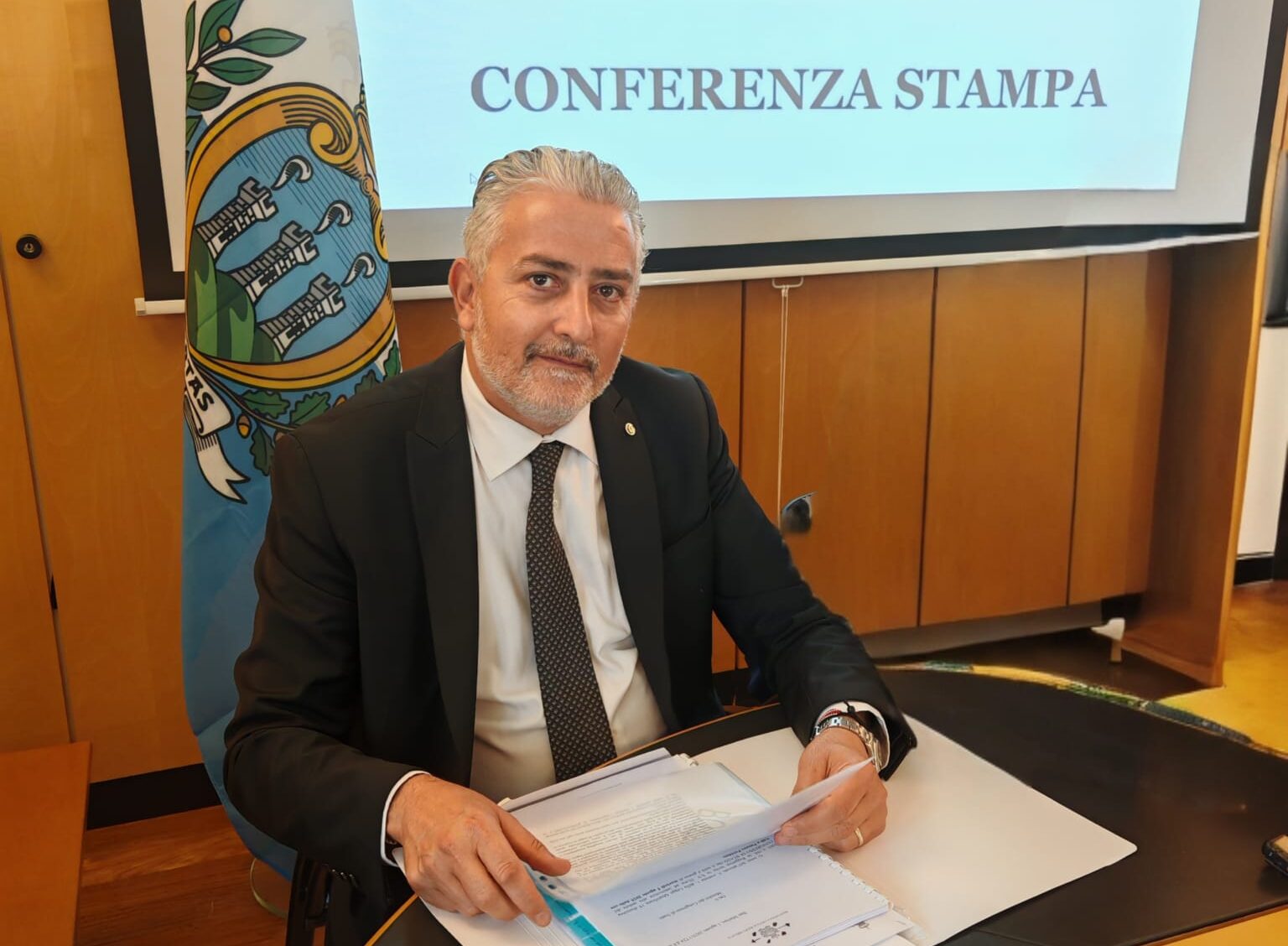 San Marino. Svolta digitale nel commercio dei veicoli: accordo totale in Consiglio sul nuovo decreto