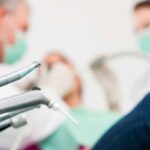 Estrae il dente del giudizio e finisce in ospedale per un mese: risarcimento da oltre 214mila euro