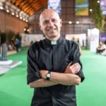 Don Emmanuele Silanos ospite della festa di fine anno della Karis School