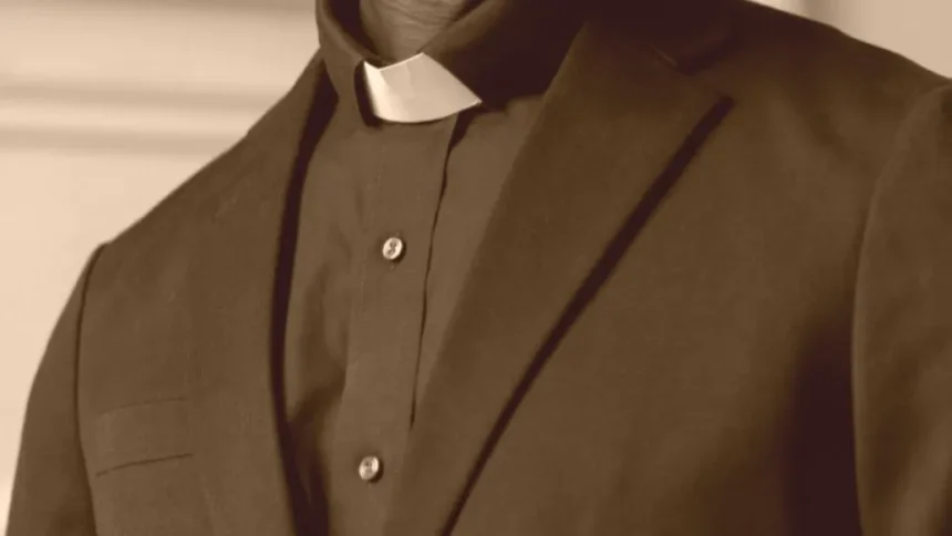 Il sacerdote non si fida del finto prelato: tentata truffa finisce con l’arresto