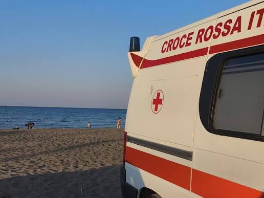 Rivazzurra: turista 88enne muore in mare, ipotesi malore fatale