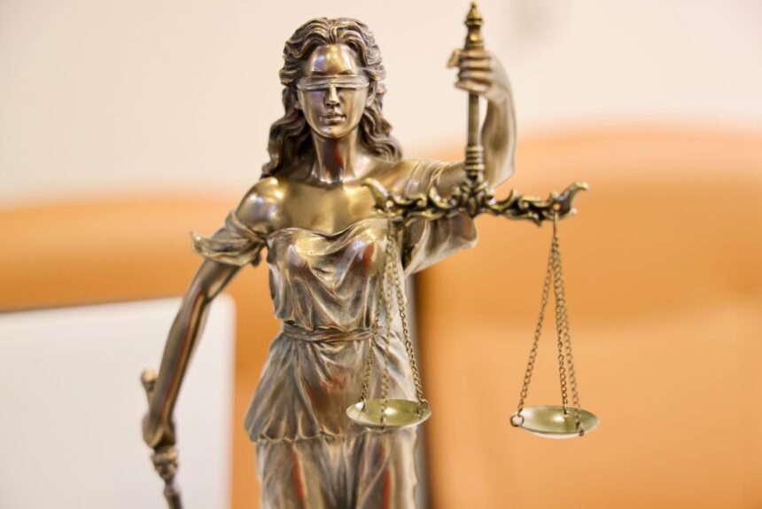 Rimini, Sfratto Giudiziale per Morosità: Società Inquilina Condannata a Risarcire Oltre 6.500 Euro