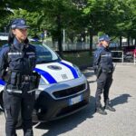 Blitz della Polizia Locale: sequestrati profumi e vestiti contraffatti