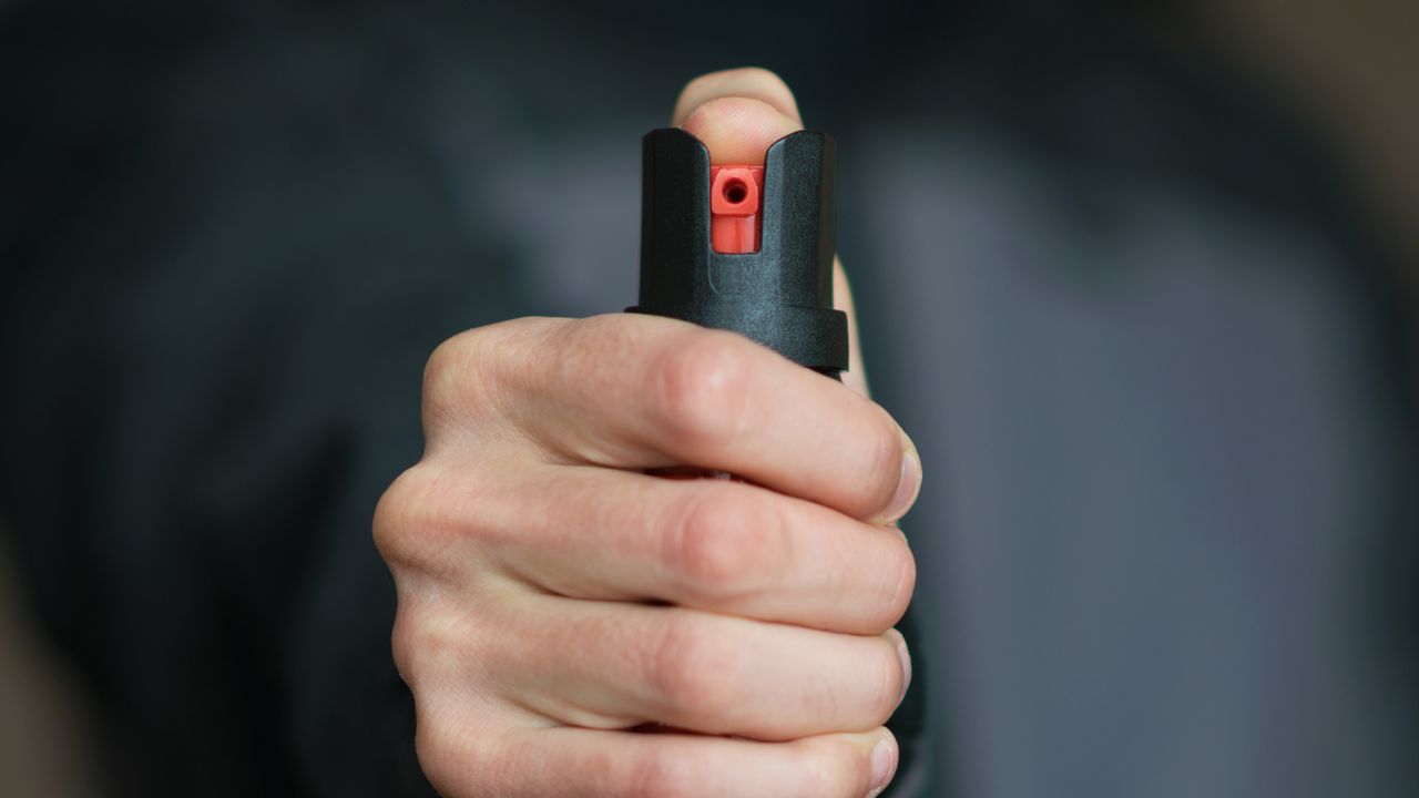 Blitz criminale a Borgo Maggiore: aggressione con spray e furto di prezioso
