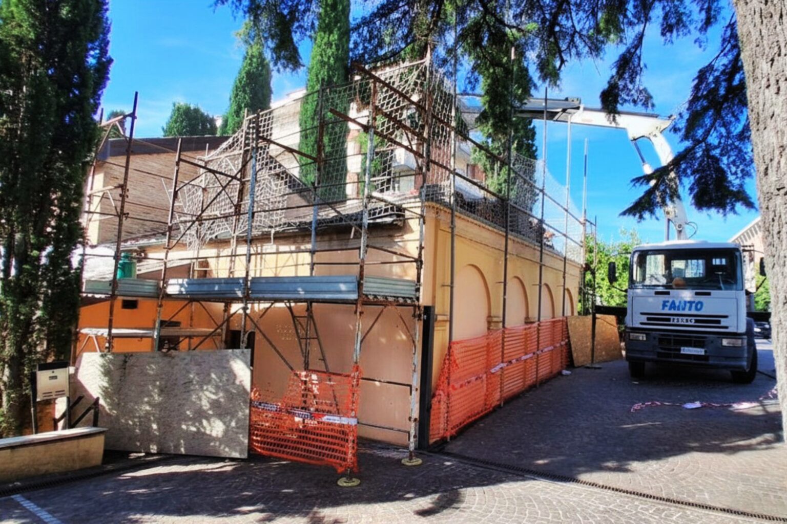 Banca di San Marino avvia la ricostruzione del tetto della storica cappella di Villa Manzoni