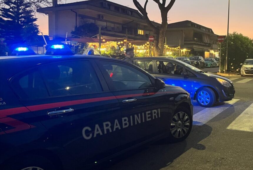Blitz antidroga a Cattolica: 25enne nascondeva cocaina tra scarpe e zaini