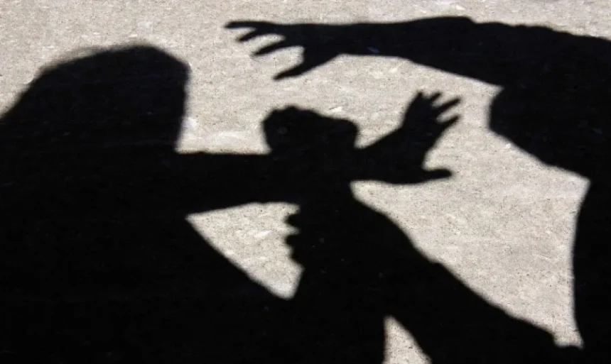Giovane Sfigurato Post-Matrimonio: La Famiglia Accusa il Locale di Omessa Sicurezza