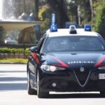 Aggressione a Rimini: Titolare di minimarket ferito da 17enni durante tentata rapina