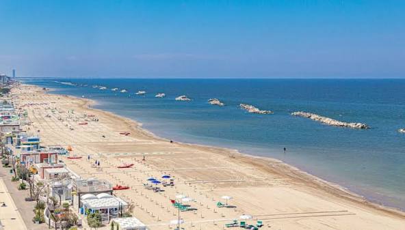 Emergenza mare a Bellaria: salvati sei bambini e una turista tedesca in difficoltà