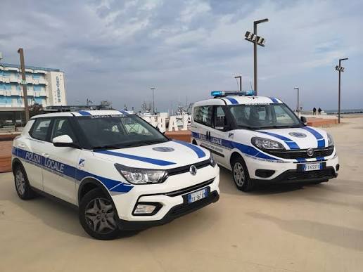 Bellaria, blitz in hotel finisce in arresto: rapinatore aggredisce una dipendente