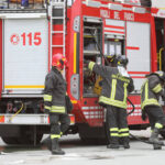 Dramma in via Corbelli: otto intossicati dopo un incendio