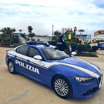 Rimini, assalto al turista sul lungomare: 22enne in carcere con refurtiva, coltello e droga