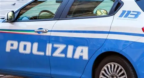 Rapina al bar di Miramare: finisce in manette dopo aver aggredito la titolare