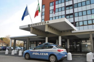 Bloccato in stazione all’alba: latitante di 35 anni finisce in cella per tre anni di pena