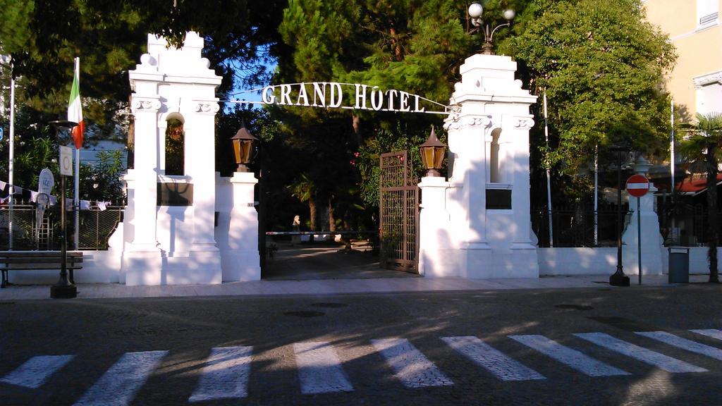 Maxi-sequestro da 29 milioni al Grand Hotel di Riccione: sei persone sotto inchiesta