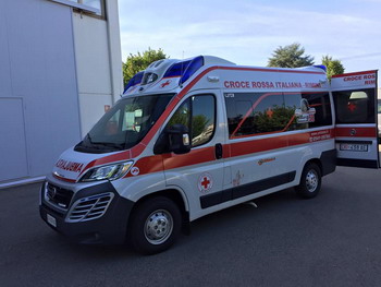 Violento impatto a Rimini: scooterista ferito gravemente all’incrocio di Via Covignano