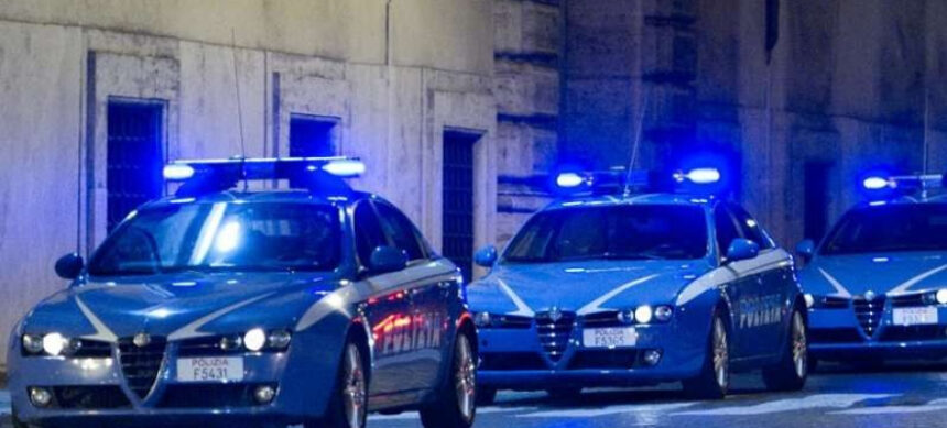 Blitz dei Carabinieri in Hotel a Rimini: Armi, Droga e Sirena Contraffatta Sequestrati