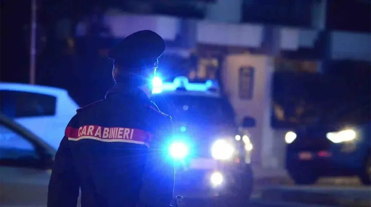 Riccione, assalto alla farmacia di Mignani: baby gang in azione in viale Ceccarini