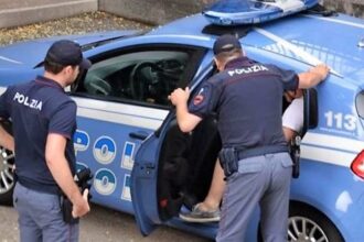 Vacanza interrotta: latitante ricercato per ricettazione finisce in manette a Rimini