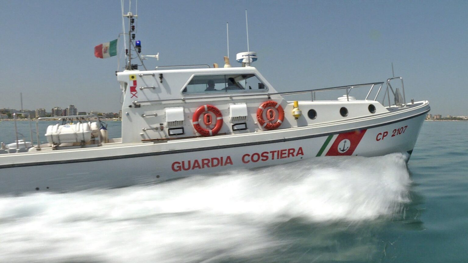 Miramare in apprensione: 13enne svanisce nel nulla, scattano i soccorsi tra acqua e spiaggia