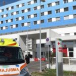 Follia al pronto soccorso: 23enne si scaglia contro i vigili e tenta la fuga dopo un incidente