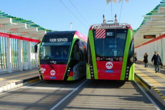 Metromare sotto la lente: 54 multe in una sera, blitz anche contro i monopattini