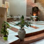 Montalbano, scempio in chiesa: tabernacolo rubato e ostie abbandonate nel verde