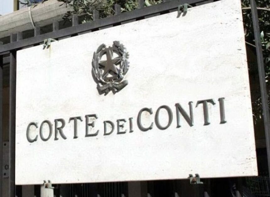 Comune di San Giovanni: dipendente condannato al risarcimento dopo gli atti osceni in ufficio