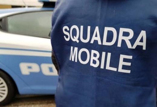Cocaina nel cruscotto: arrestato 19enne dalla Squadra Mobile di Rimini