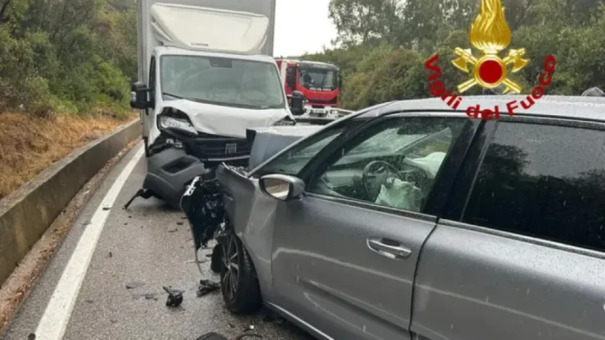 Tragedia in Sardegna: donna riminese muore dopo un violento scontro frontale
