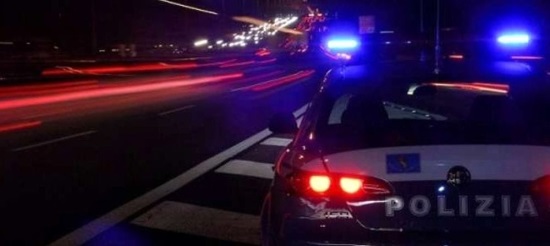 Furia contro i Carabinieri a Riccione: sperona la gazzella e aggredisce quattro militari