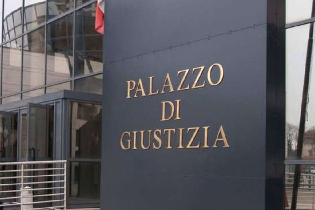 Rimini, a processo la coppia che forzò le nozze della figlia: la vittima segregata e drogata