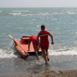 Emergenza a Rivabella: ottantenne soccorsa in mare