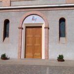 Colpito dal portone della chiesa: condannata la parrocchia nel Riminese