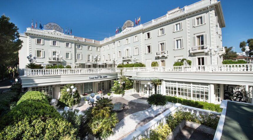 Riccione, il Grand Hotel passa di mano: vendita record all’asta