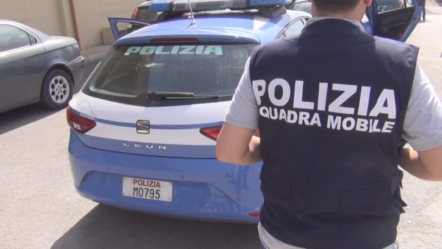 Auto di lusso sottratte con bonifici fantasma: scacco matto a due truffatori seriali