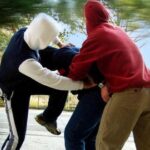 Violenza tra studenti a Rimini: sedicenne circondato e picchiato dal branco