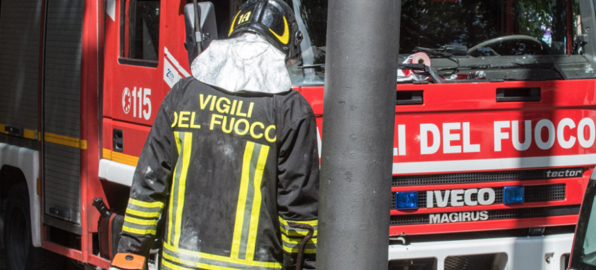 Riccione, allarme degrado al Bagno 5: il rogo riaccende il dibattito sulla sicurezza
