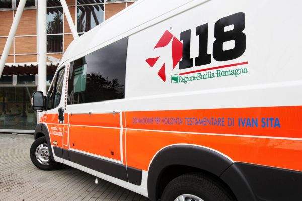 Rimini, ciclista urtato da un bus in zona stazione: nessuna grave conseguenza