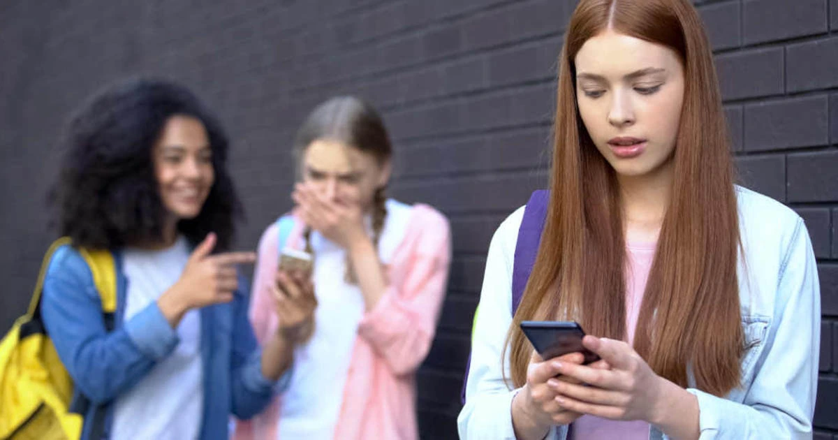 Rimini, AI usata per creare foto hard di una minorenne: indaga la Squadra Mobile