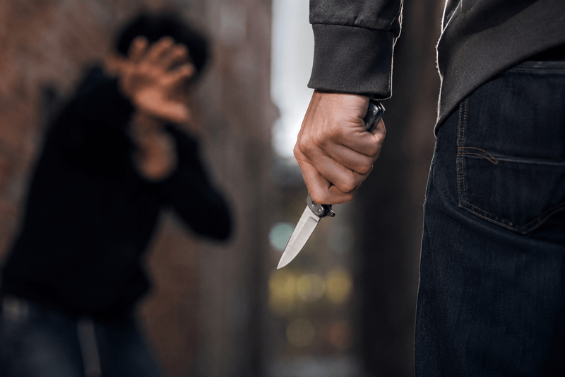 Terrore all’asilo: 26enne armato di coltello minaccia le maestre nel centro di Rimini