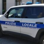 Rimini, ruba una bici elettrica e travolge un passante: finisce in manette