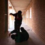 Violenza tra i banchi nel Riminese: tredicenne finisce al pronto soccorso